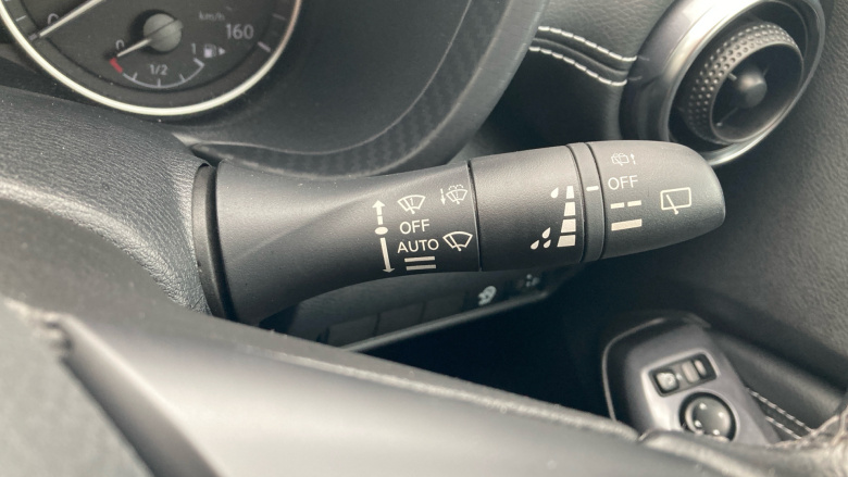 Nissan Juke 1.0 DiG-T 114 N-Connecta 5dr Petrol Hatchback